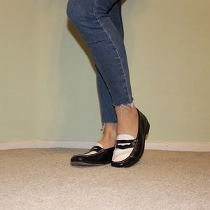 B&W professional loafer